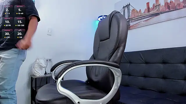 Snapshot of Dash_Bukoski chatting on October 19, 2025, 5:13 pm Dash Bukoski online show from October 19, 2025, 5:13 pm