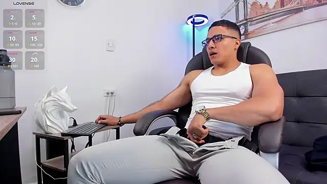 Snapshot of Dash_Bukoski chatting on October 27, 2025, 1:48 pm Dash Bukoski online show from October 27, 2025, 1:48 pm