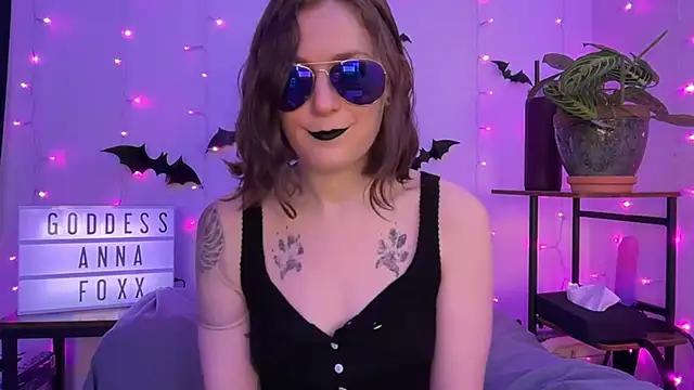 mistressannafoxx online show from December 1, 2025, 10:15 pm