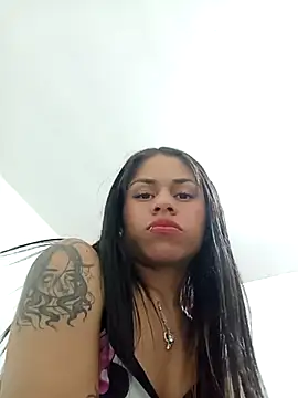 toxic sweet  online show from November 25, 2025, 5:07 am