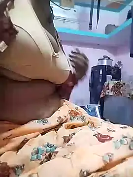 Snapshot of Shruti_Bhabhi38 chatting on September 17, 2025, 6:09 pm Shruti Bhabhi38 online show from September 17, 2025, 6:09 pm