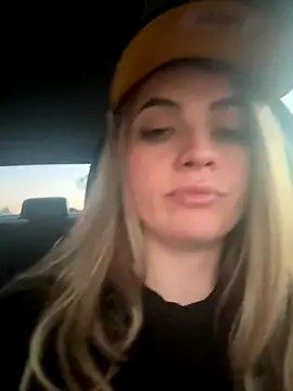 Snapshot of M1l3yD3w chatting on September 25, 2025, 1:42 am M1l3yD3w online show from September 25, 2025, 1:42 am