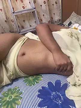 monicadarling09 online show from November 13, 2025, 10:14 am