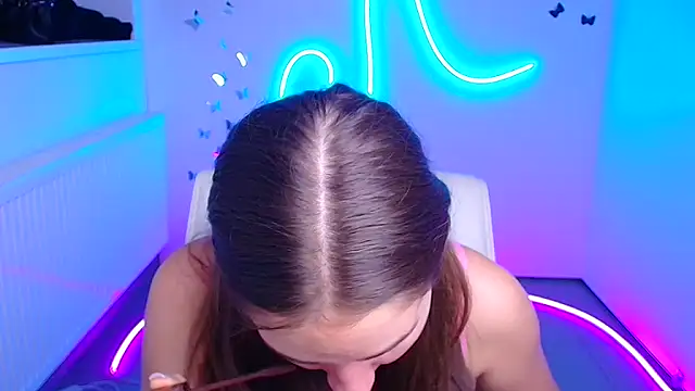 Stefanie Sweet online show from November 21, 2025, 6:45 am