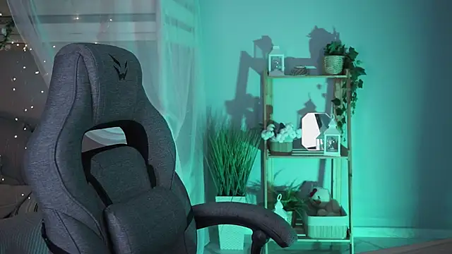 BethanyCloud online show from December 16, 2025, 5:23 am