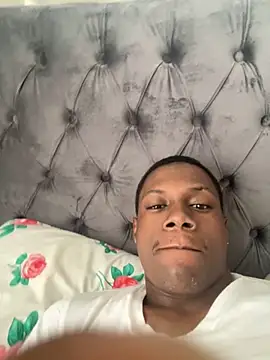 Snapshot of labishyoung25 chatting on October 15, 2025, 2:06 pm labishyoung25 online show from October 15, 2025, 2:06 pm