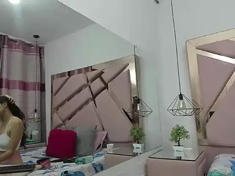 MiaCours online show from September 8, 2025, 6:51 pm