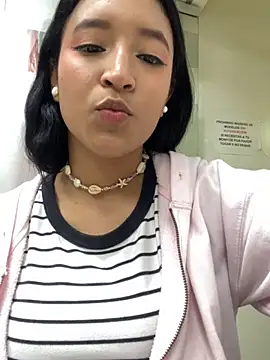 CatalinaFlores online show from April 20, 2026, 10:22 pm