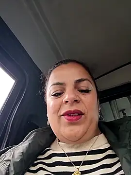 Mia-Glow online show from September 10, 2025, 4:18 pm