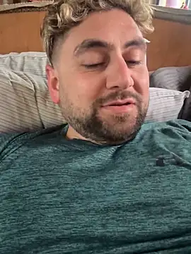 Snapshot of speakonit chatting on October 4, 2025, 5:33 pm speakonit online show from October 4, 2025, 5:33 pm