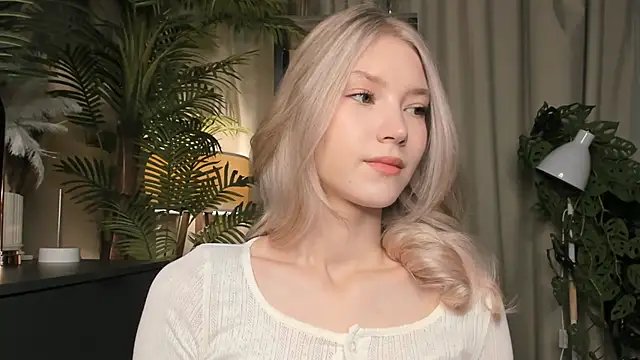 ChinBonnell online show from December 3, 2025, 5:48 am