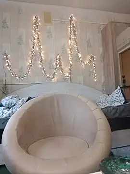 Snapshot of Tupo070481 chatting on December 22, 2025, 8:44 am Tupo070481 online show from December 22, 2025, 8:44 am