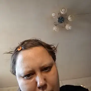 Snapshot of Tupo070481 chatting on February 2, 2026, 8:24 am Tupo070481 online show from February 2, 2026, 8:24 am