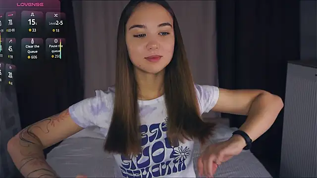 KayleenCurtis online show from November 7, 2025, 5:18 am