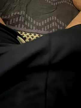 Snapshot of T0To_ chatting on November 18, 2025, 8:02 pm T0To online show from November 18, 2025, 8:02 pm