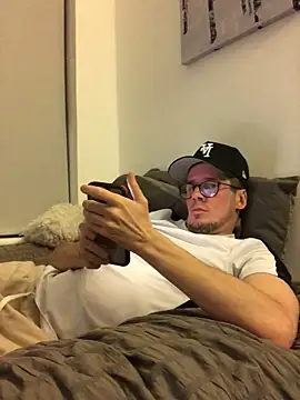 shyandchilling online show from May 16, 2026, 9:13 pm