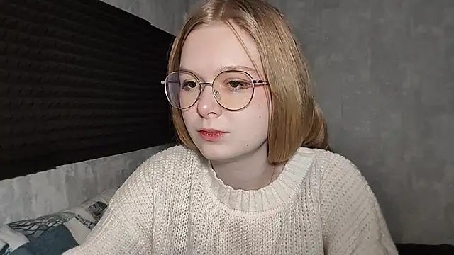 LiaVibes online show from February 12, 2026, 7:14 am