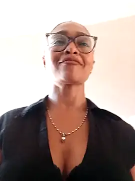 BiiancaEstradaa online show from February 27, 2026, 3:34 pm