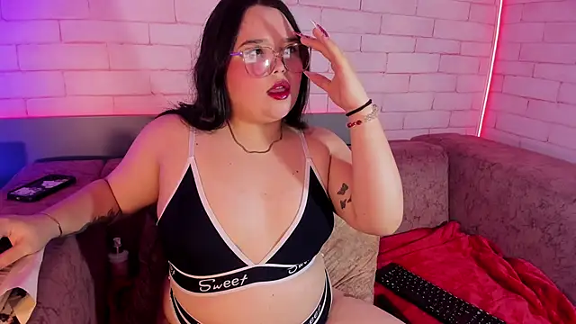 Lushi Love online show from October 28, 2025, 7:38 pm