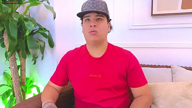 Naim Bennetsex online show from July 3, 2026, 6:36 pm