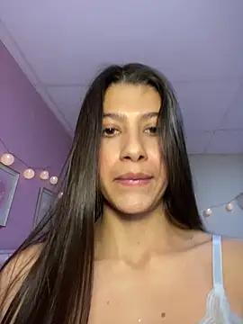 Lenapink19 online show from May 8, 2026, 10:48 pm