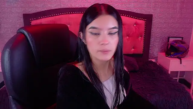 Natalie loffreda online show from February 12, 2026, 3:23 am