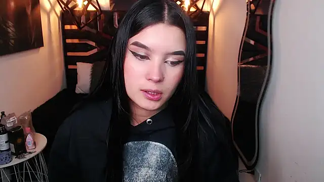 Natalie loffreda online show from April 8, 2026, 8:09 pm