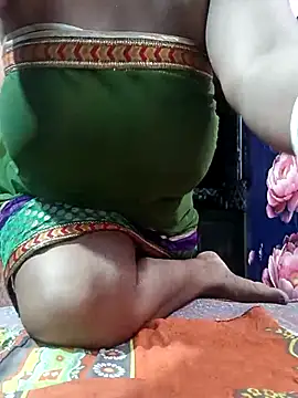 Hot-Risa online show from April 3, 2026, 7:12 pm