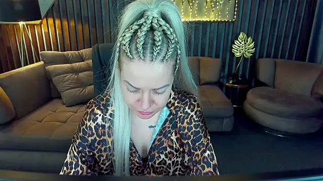 Anna Snows online show from April 12, 2026, 4:56 pm