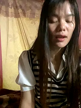 Snapshot of PhanHaa chatting on October 29, 2025, 1:19 am PhanHaa online show from October 29, 2025, 1:19 am