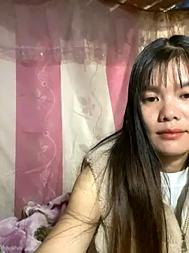 Snapshot of PhanHaa chatting on October 29, 2025, 1:24 pm PhanHaa online show from October 29, 2025, 1:24 pm