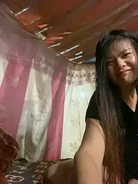 Snapshot of PhanHaa chatting on November 5, 2025, 12:27 pm PhanHaa online show from November 5, 2025, 12:27 pm