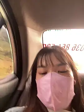 Snapshot of PhanHaa chatting on November 7, 2025, 1:38 am PhanHaa online show from November 7, 2025, 1:38 am