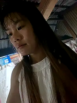 Snapshot of PhanHaa chatting on November 7, 2025, 11:27 pm PhanHaa online show from November 7, 2025, 11:27 pm