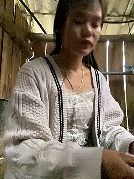 Snapshot of PhanHaa chatting on January 6, 2026, 12:36 am PhanHaa online show from January 6, 2026, 12:36 am