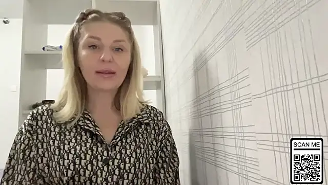 Blondie xoxoxo online show from November 13, 2025, 6:45 am