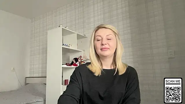 Snapshot of Blondie_xoxoxo chatting on February 9, 2026, 8:51 am Blondie xoxoxo online show from February 9, 2026, 8:51 am