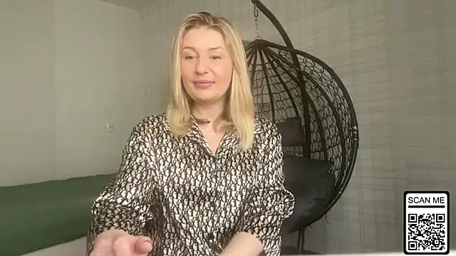 Blondie xoxoxo online show from April 12, 2026, 1:05 pm