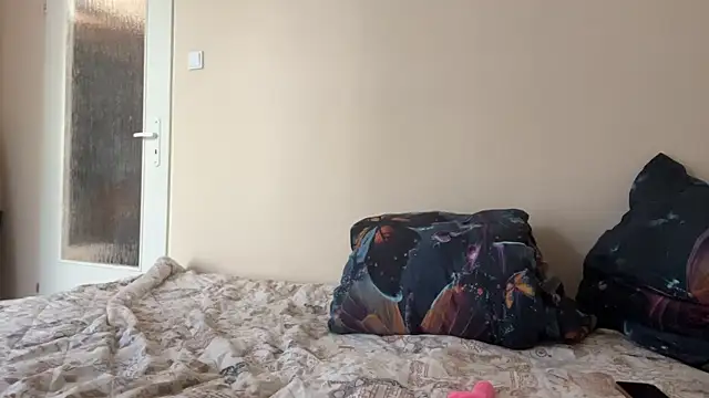 Kitty5348 online show from April 18, 2026, 2:32 pm