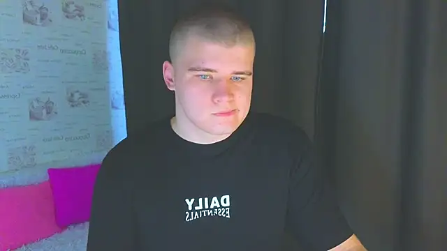 Snapshot of kittenmurr chatting on October 4, 2025, 1:03 am kittenmurr online show from October 4, 2025, 1:03 am