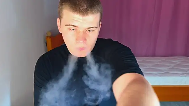 kittenmurr online show from April 27, 2026, 1:53 pm