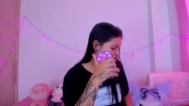 Abby roussee online show from November 3, 2025, 1:12 pm