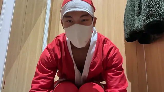 Snapshot of masucle216 chatting on December 18, 2025, 2:45 pm masucle216 online show from December 18, 2025, 2:45 pm