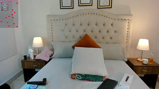 natasha moreno online show from February 25, 2026, 12:26 pm