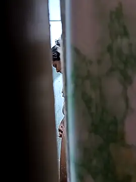 Snapshot of WholeAltimeter25 chatting on November 5, 2025, 3:50 am WholeAltimeter25 online show from November 5, 2025, 3:50 am