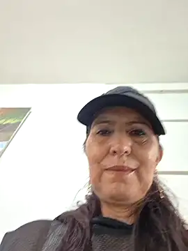 Snapshot of swity_foster chatting on May 12, 2026, 3:42 pm swity foster online show from May 12, 2026, 3:42 pm
