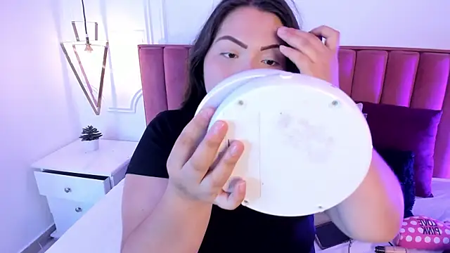 Tessa Sinclaire online show from October 13, 2025, 7:36 pm