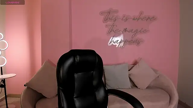 NataliaGaret online show from December 20, 2025, 1:45 am