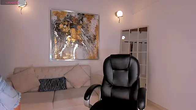 NataliaGaret online show from February 25, 2026, 2:32 am