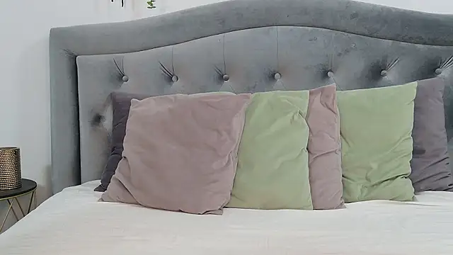 NathaliaNat online show from September 29, 2025, 3:00 am